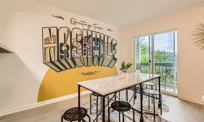 North Capitol Apartment | 4 Bed, 2 Bedroom + POOL - Walk to Downtown & Germantown