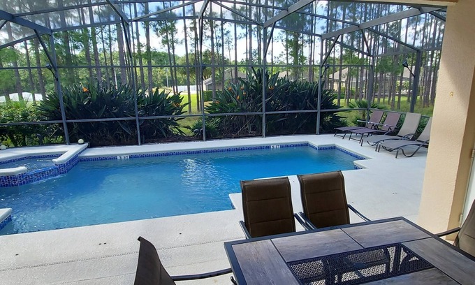 Calabay Parc House | 4 Bed 3 Bath ⭐ 2 Master Suites ⭐ 86" TV ⭐Hot Tub ⭐ Pool ⭐ In Calabay Parc