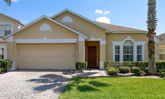 Cumbrian Lakes Villa | 4 BED 3 BATH LAKE VIEW WITH POOL/JACUZZI