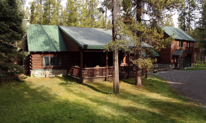Island Park House | 4 Bed 4 Bath - Minutes from rivers, lakes, fishing, kayaking.