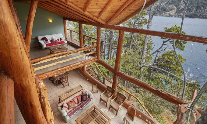 San Carlos de Bariloche House | 4 BED/5 BATH, LUXURY LAKEFRONT HOME