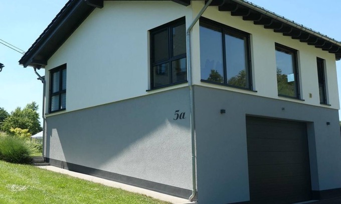 Hartlingen Apartment | 4 bed apartment Elbbachblick - Ferienwohnungen Hof Elbbachtal