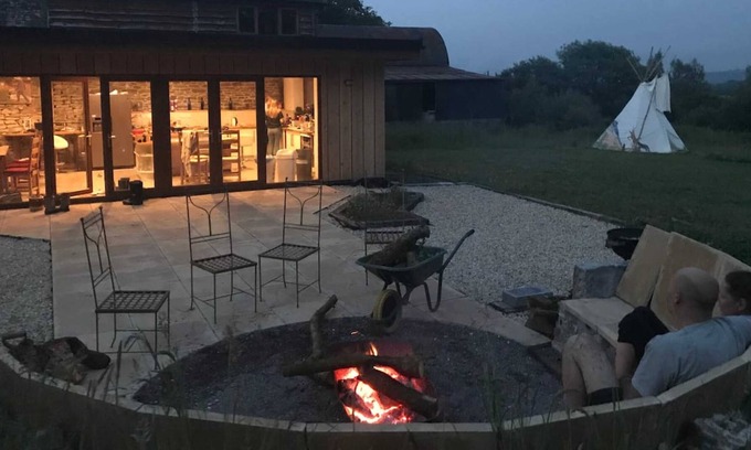Golden Grove House | 4-bed Barn with Hot tub, Sauna & plunge pool