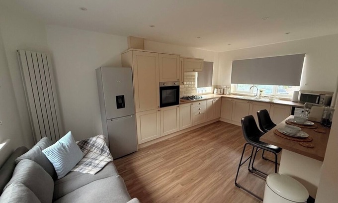 Olton House | 4-bed home family friendly and perfect for professionals. Heart of Bham/Solihull