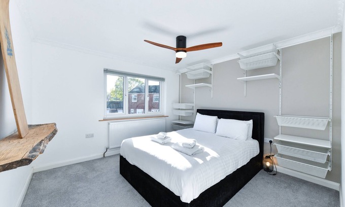 Clifton House | 4 Bed House Near Nottingham