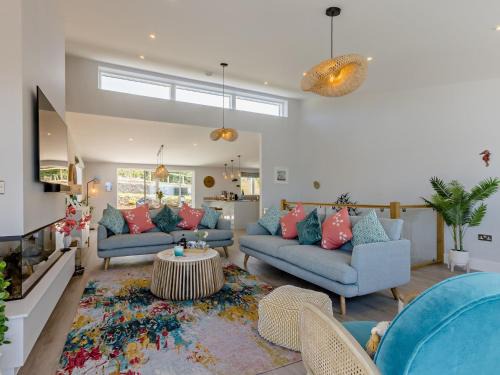 Appledore House | 4 Bed in Appledore 92041