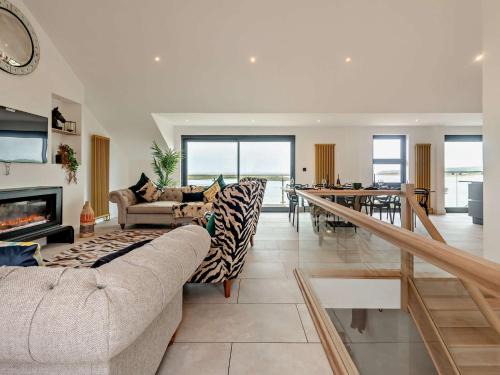 Westleigh House | 4 Bed in Appledore 93960