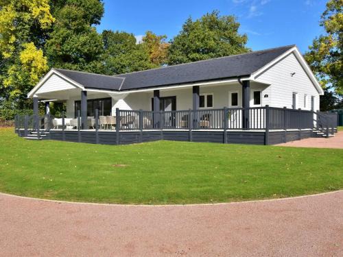 Felton House | 4 Bed in Oswestry 75175
