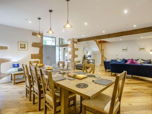 Hetton House | 4 Bed in Skipton 84017
