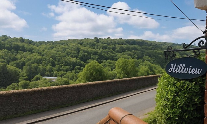 Aberbeeg House | 4 Bed Townhouse-Sleeps 7-Garden-Pets-Valley View