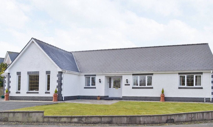 Cross Inn Cottage | 4 bedroom accommodation in Cross Inn near New Quay