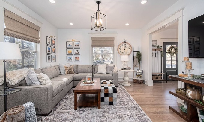 University Place House | 4 bedroom/2.5 bath fully restored 1910 beauty minutes from KU campus & downtown.