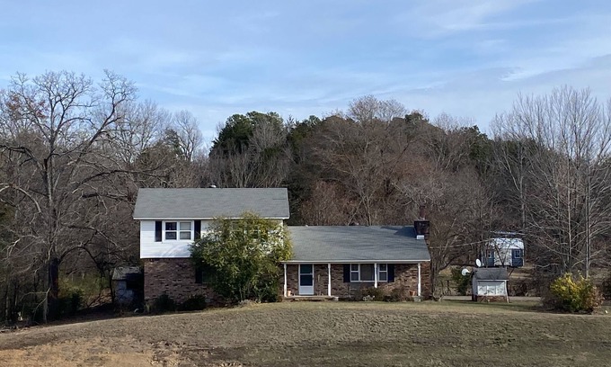 Russellville House | 4 Bedroom 2.5 bath 2600 Sq. foot home master down stairs, faces west!