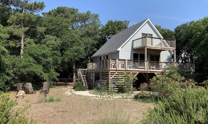 Southern Shores Cottage | 4 Bedroom 2 Bath beach retreat, quiet beaches of Southern Shores. Pets invited.