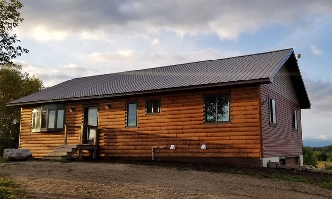 Chippewa County House | 4 Bedroom 2 Bath Lodge overlooking river bottoms with fabulous views