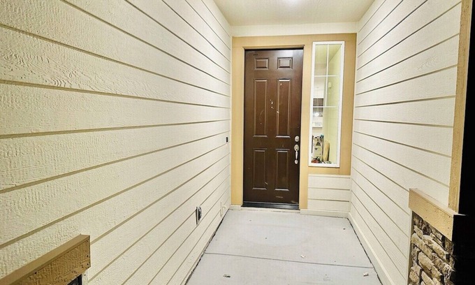 Fernley House | 4-Bedroom/2-Bath/Pet OK/Sleeps13
