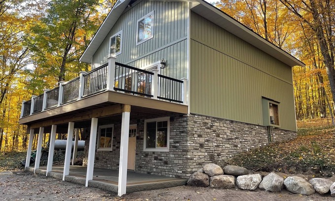 Boyne Falls House | 4 Bedroom, 2 Bath Wooded Getaway