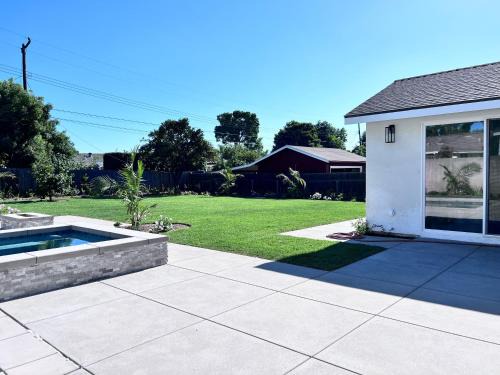 Orange House | 4 bedroom, 2 bathrooms