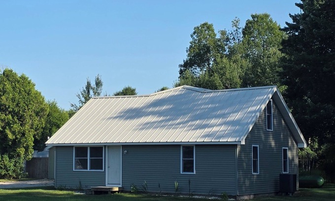 Beulah House | 4-bedroom, 2 full bath home centrally located in beautiful Benzie County