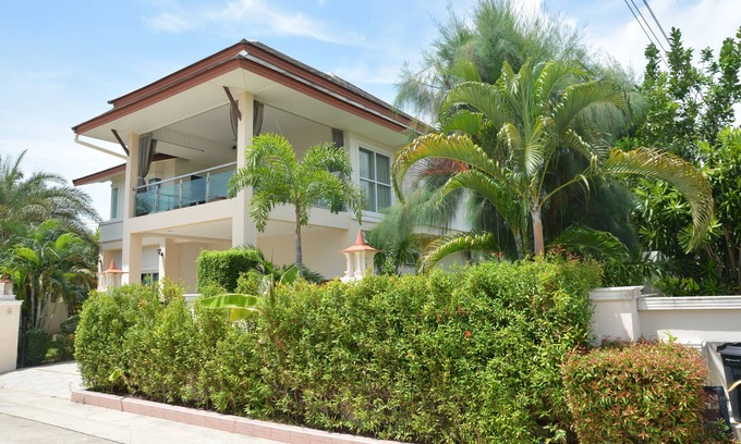 Huai Yai Villa | 4 Bedroom 2 Store Villa, Premium , Pool, Beach, Fitness, Tennis, Golf, Fishing