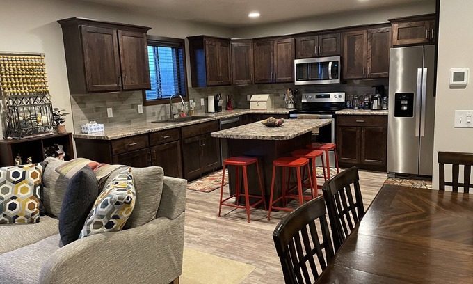Buffalo Ridge House | 4 bedroom 3.5 bathroom townhouse in NW Sioux Falls. Sleeps 7-12 people.