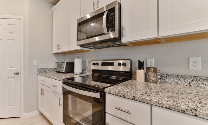 Glencoe House | 4 bedroom 3 bath brand new home with garage!