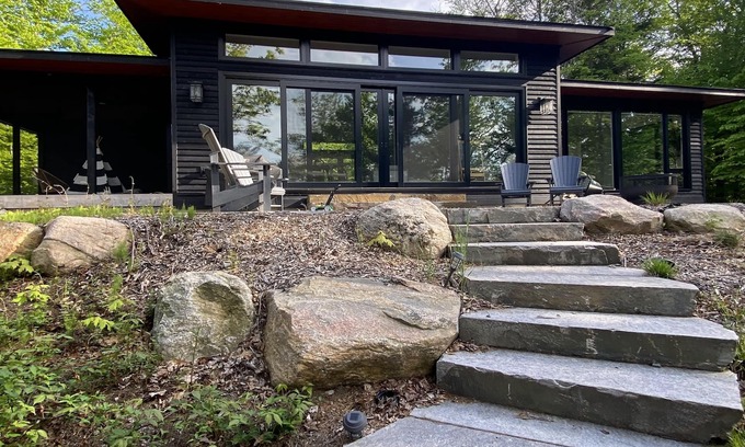 Seguin Cottage | 4 bedroom 3 bath cottage retreat on Big Whitefish Lake