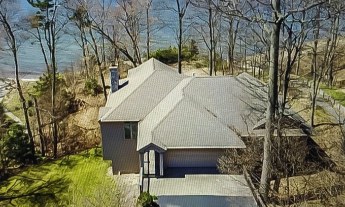 West Olive House | 4 Bedroom, 3 Bathroom Lake House, Private Lake Michigan Beach House, Nonsmoking