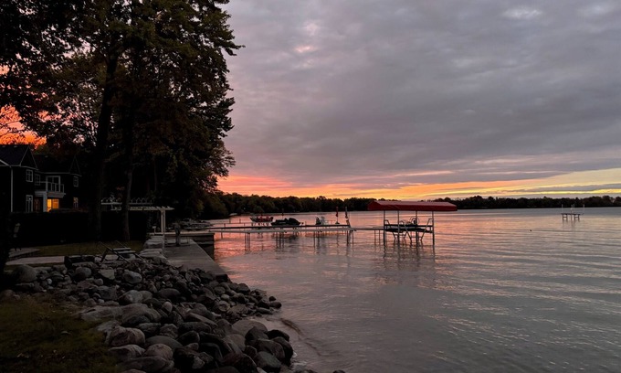 Ramara Cottage | 4 Bedroom, 7 Bed Cottage: Sand and Shallow Crystal Clear Water on Lake Simcoe