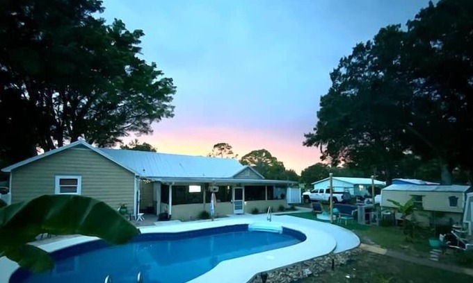 Vero Beach Apartment | 4 Bedroom 700843 by Houzlet