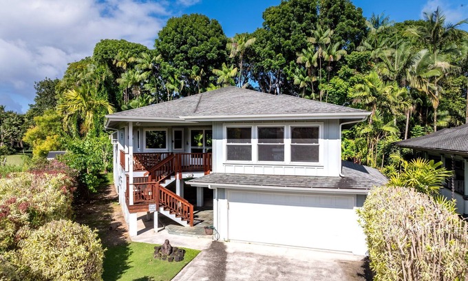 Hanalei House | 4 Bedroom A/C home in Hanalei. Walk to shops & the beach!