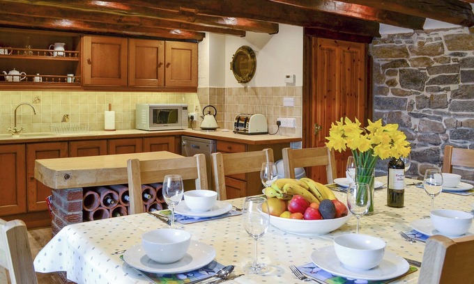 Berwick-upon-Tweed Cottage | 4 bedroom accommodation in Holy Island, near Berwick-upon-Tweed