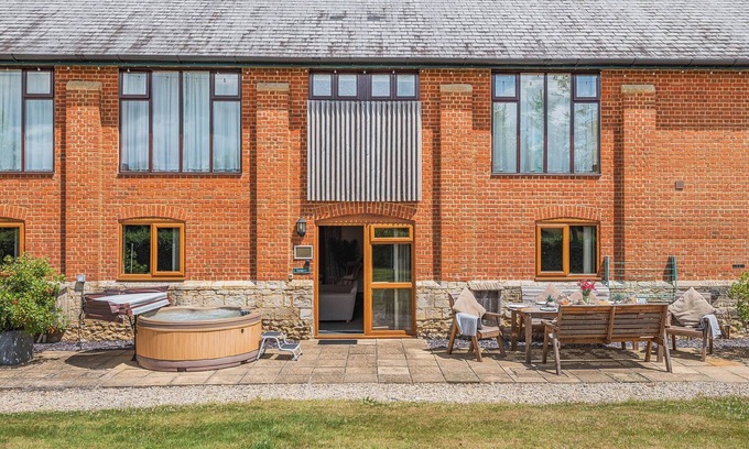 Woolland Cottage | 4 bedroom accommodation in Blandford Forum