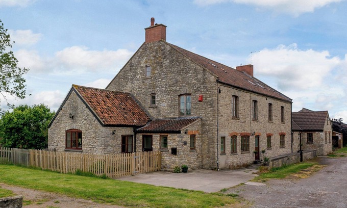 East Horrington Cottage | 4 bedroom accommodation in North Wooton, near Wells