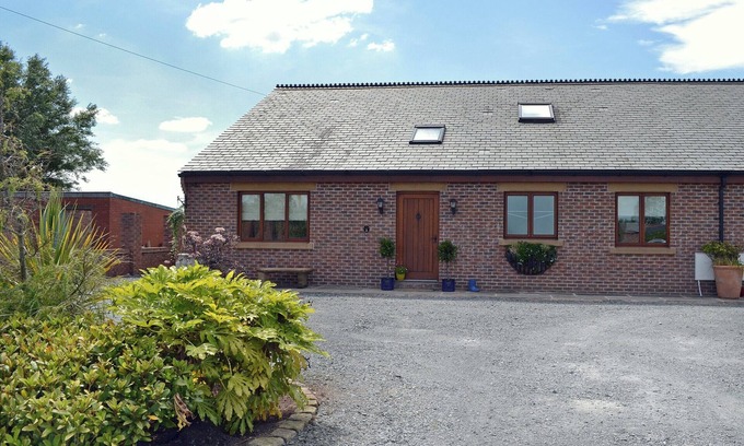 Poulton-le-Fylde Cottage | 4 bedroom accommodation in Stalmine, near Poulton-le-Fylde