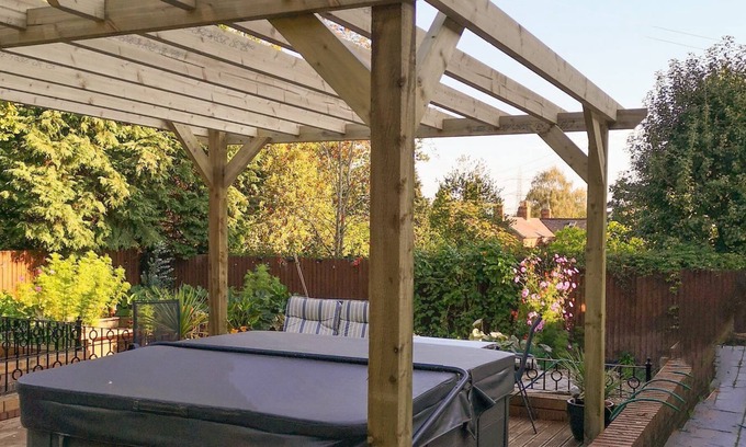 Shobdon Cottage | 4 bedroom accommodation in Chadwick Bank