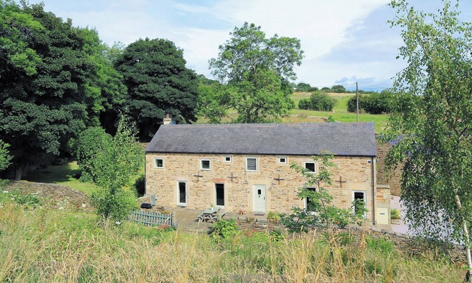 Chesterfield Cottage | 4 bedroom accommodation in Holymoorside, near Chesterfield