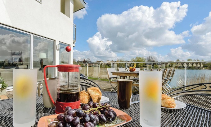 Cirencester Cottage | 4 bedroom accommodation in Somerford Keynes, near Cirencester