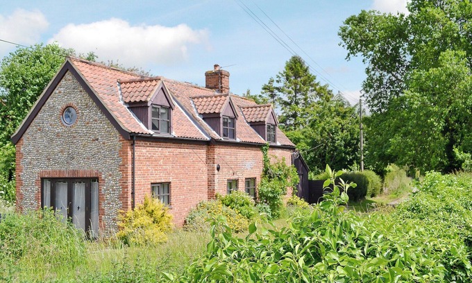 Aldborough Cottage | 4 bedroom accommodation in Wickmere, near Sheringham