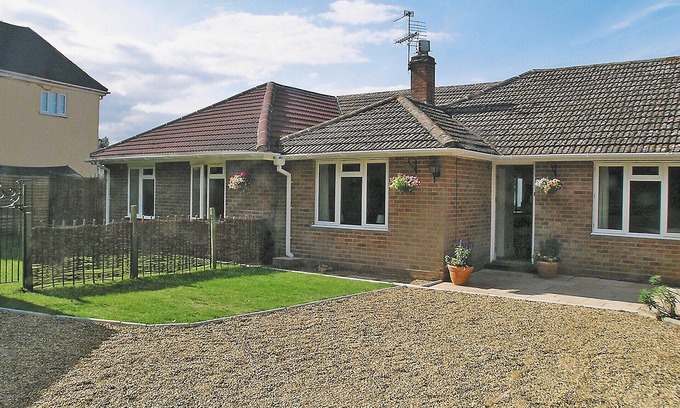 Colchester Cottage | 4 bedroom accommodation in Colchester