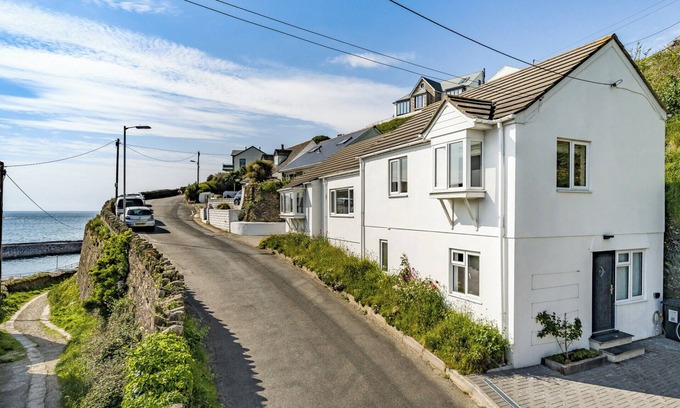Portreath Cabin | 4 bedroom accommodation in Portreath