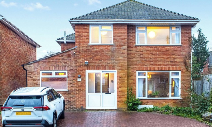 Salisbury Cottage | 4 bedroom accommodation in Salisbury, near Dorset