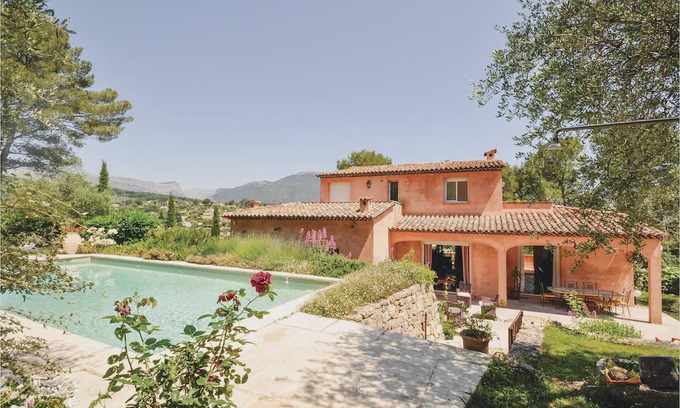 Le Rouret House | 4 bedroom accommodation in Le Rouret