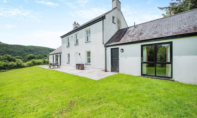 Llandeilo Cottage | 4 bedroom accommodation in Bethlehem