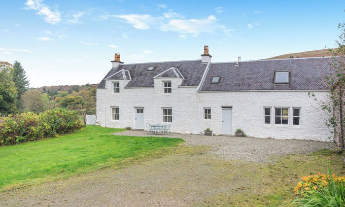 Strachur Cottage | 4 bedroom accommodation in Strachur, near Cairndow