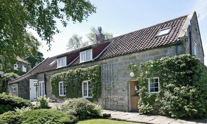 Glaisdale Cottage | 4 bedroom accommodation in Glaisdale