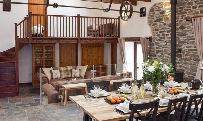 Ferryside Cottage | 4 bedroom accommodation in Ferryside, near Carmarthen