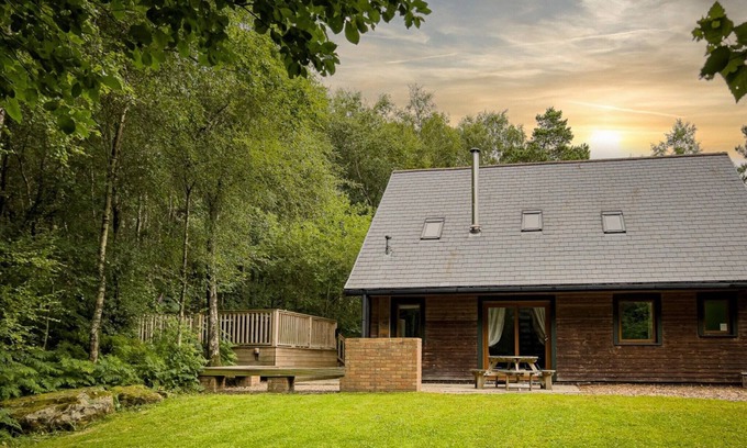 Farley Cabin | 4 bedroom accommodation in Oakamoor