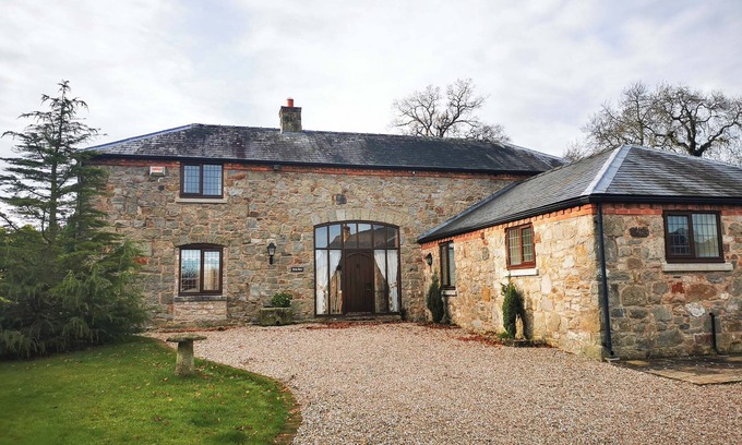 Weston Rhyn Cottage | 4 bedroom accommodation in Weston Rhyn, near Oswestry