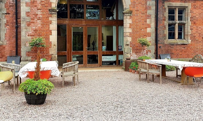 Amerton Cottage | 4 bedroom accommodation in Ingestre, near Stafford